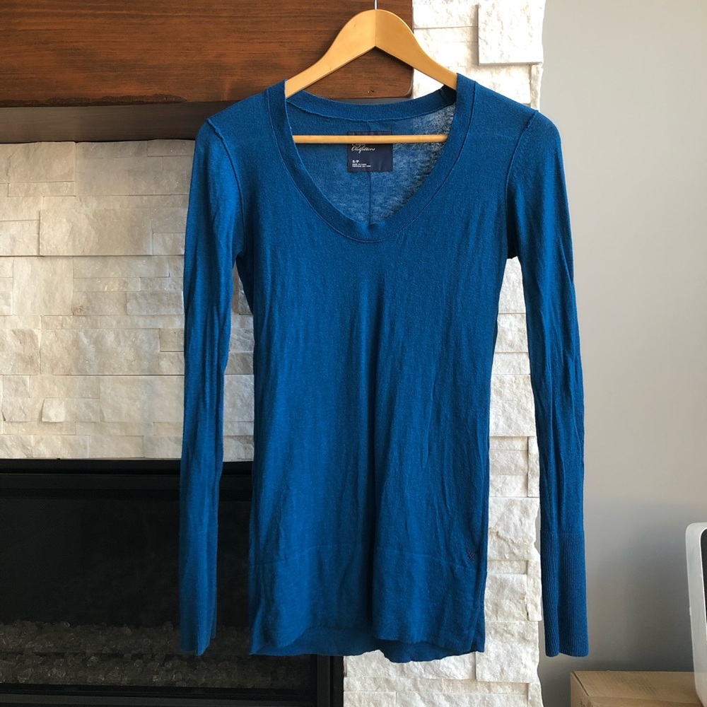 American Eagle Wool V-Neck Long Sleeve